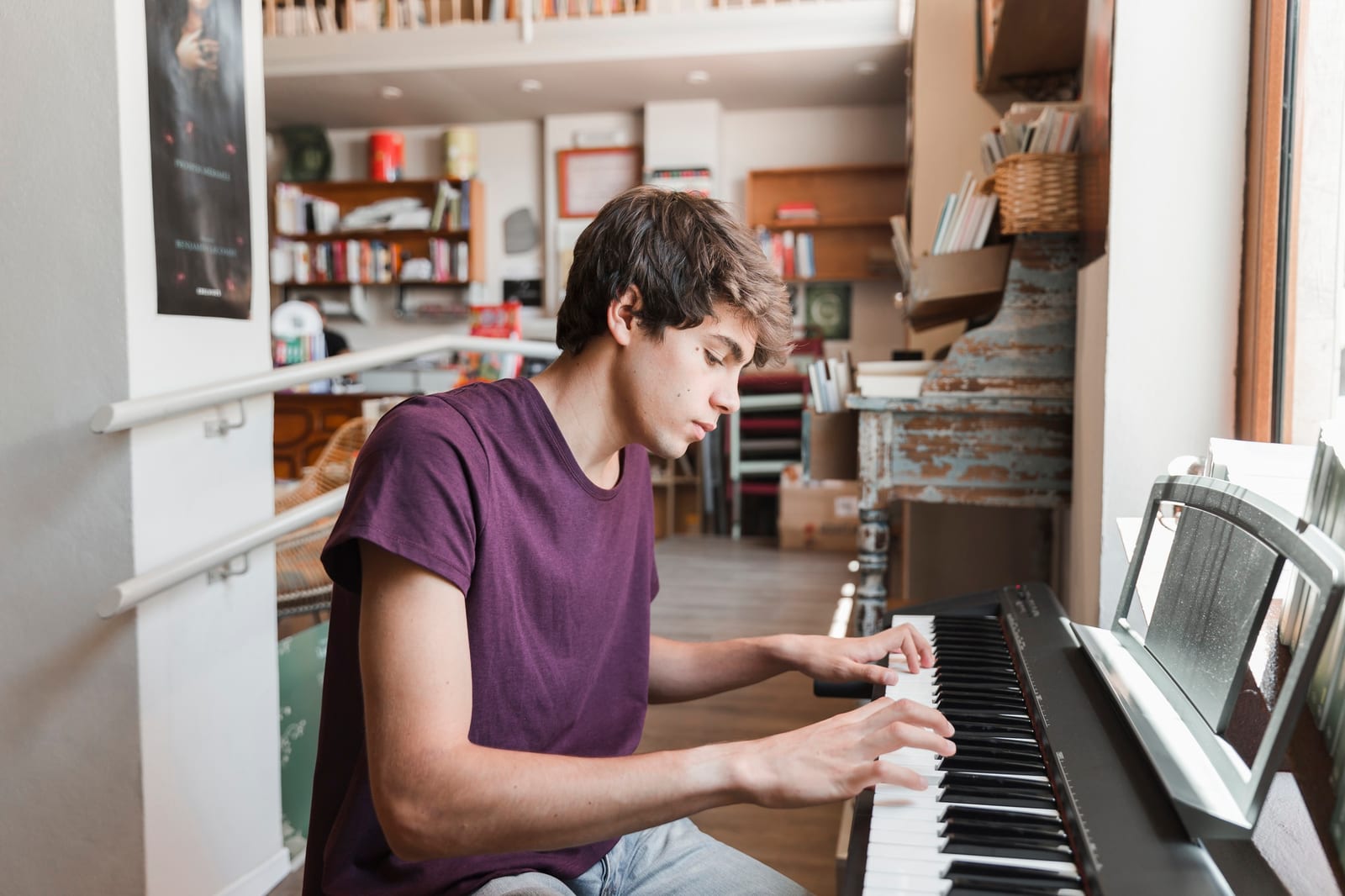 Pianos de Cauda em ambiente de atendimento